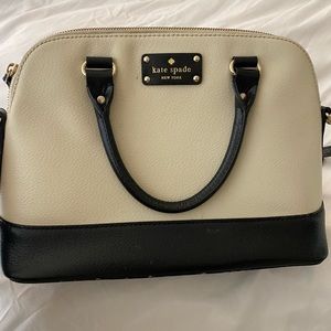 Kate Spade bag with detachable strap. Cream/black